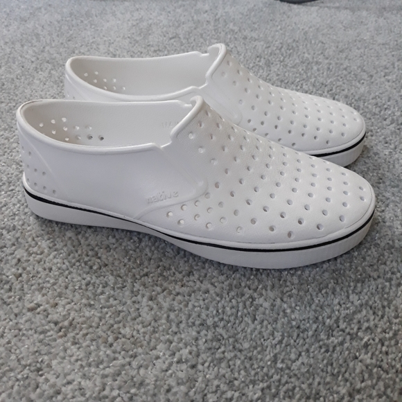 NWOT Native Shoes size 6 - Picture 3 of 6